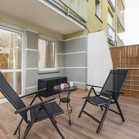 Pleasant Apartment With Terrace Cracow By Noclegi Renters Krakow Dış mekan fotoğraf