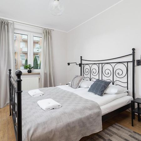 Pleasant Apartment With Terrace Cracow By Noclegi Renters Krakow Dış mekan fotoğraf