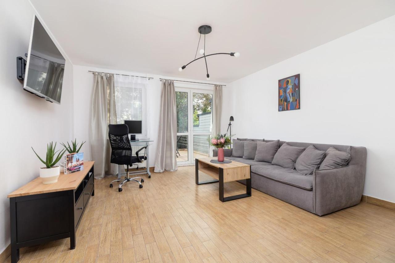 Pleasant Apartment With Terrace Cracow By Noclegi Renters Krakow Dış mekan fotoğraf