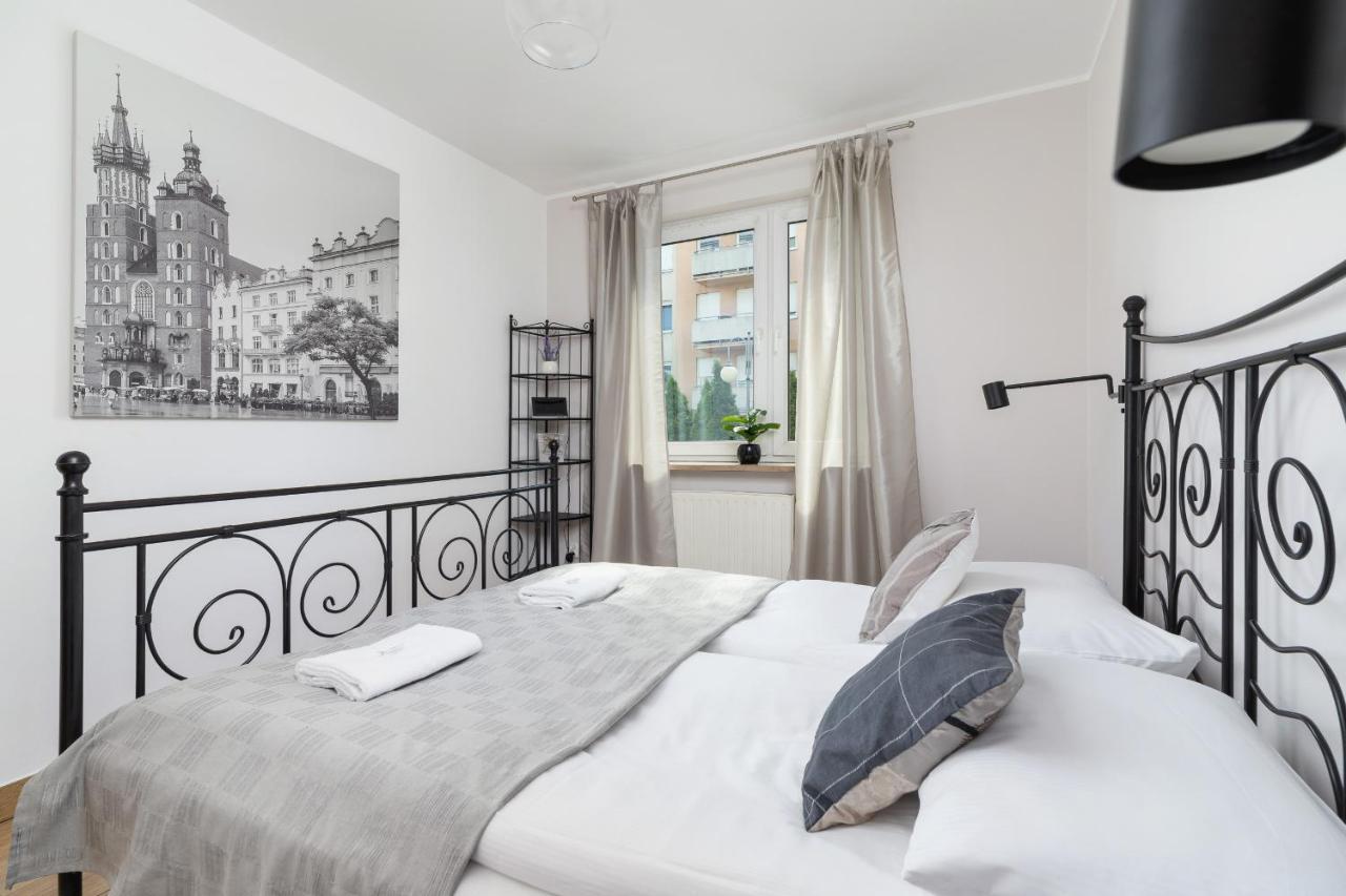 Pleasant Apartment With Terrace Cracow By Noclegi Renters Krakow Dış mekan fotoğraf