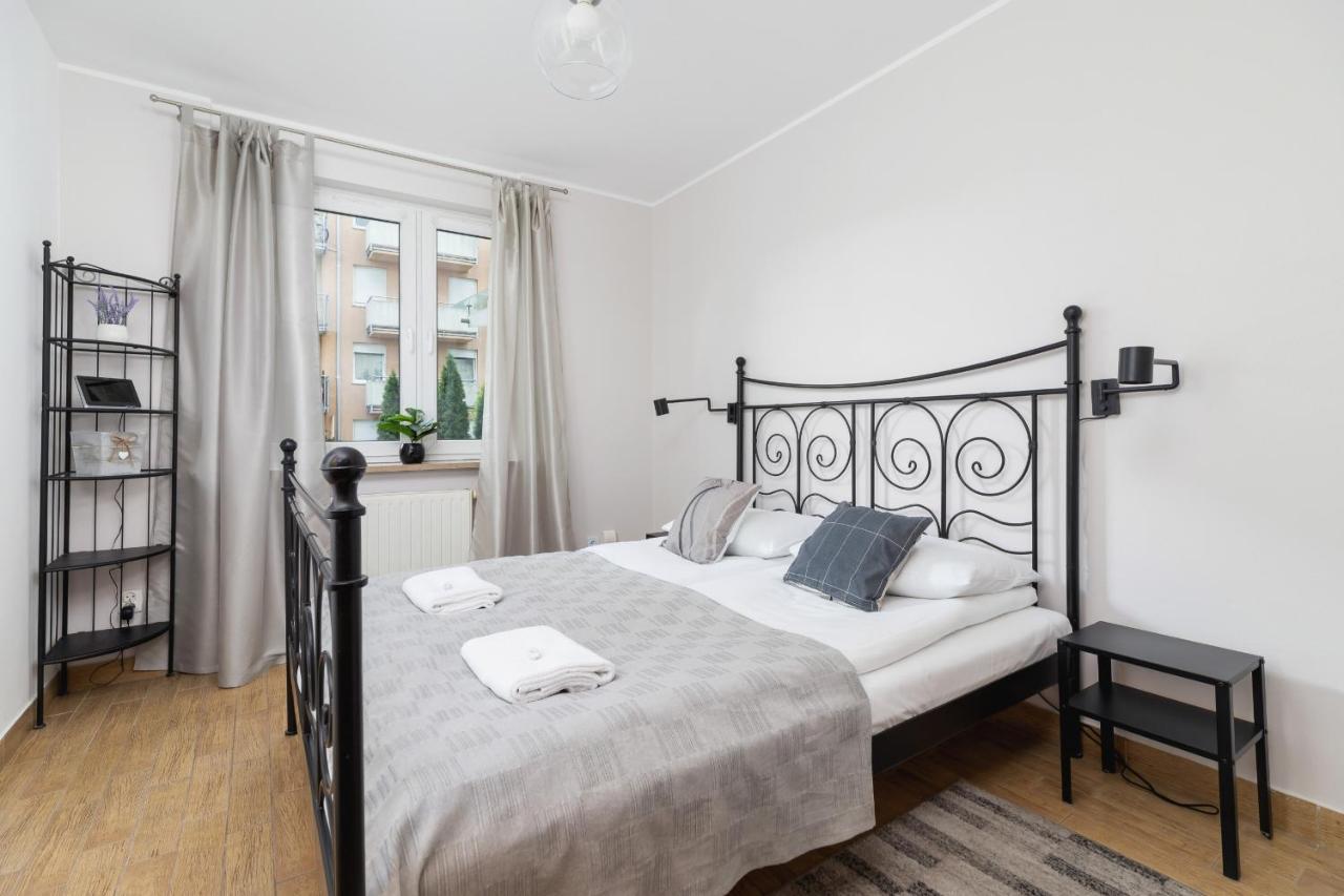 Pleasant Apartment With Terrace Cracow By Noclegi Renters Krakow Dış mekan fotoğraf