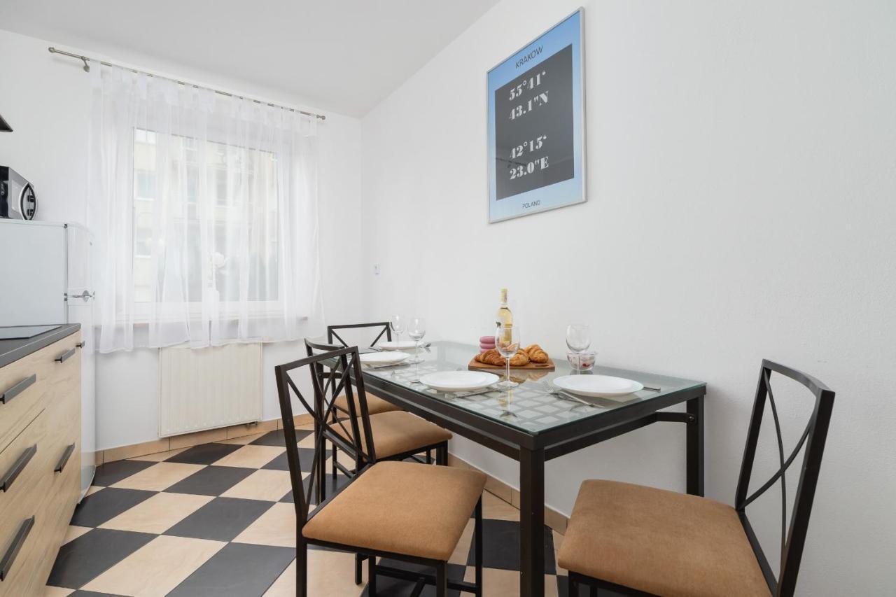 Pleasant Apartment With Terrace Cracow By Noclegi Renters Krakow Dış mekan fotoğraf